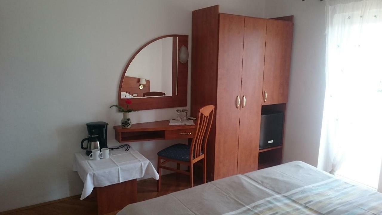 Guest House Violeta Palit Eksteriør bilde